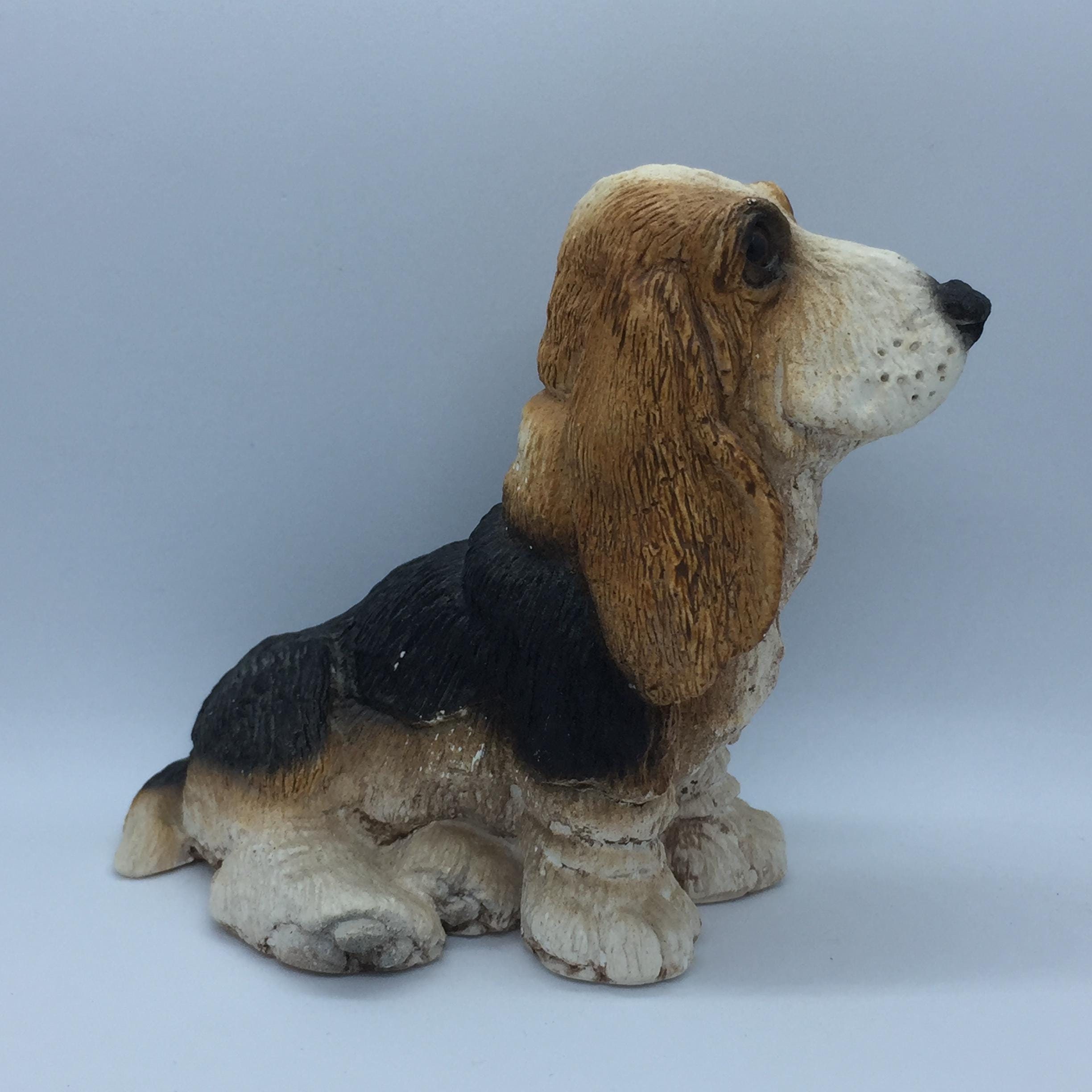Basset Hound Sitting Vintage Dog Figurine 1984 Stone Critters by United Design, Hand Painted, 3.3 inch Tall