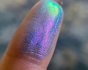 Unicorn Tracks Multichrome Eyeshadow