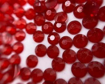 Red UV Glow Diamond Rhinestones