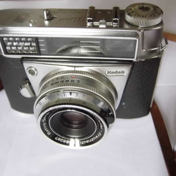 Kodak Retina Automatic III. Apareil Photo. Film. Germany. Between 1960-1963. Souvenir. Collection. With case. Zoom 45 mm. Numbered.