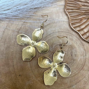 MILIE drop earrings - Flowers in gold-plated stainless steel