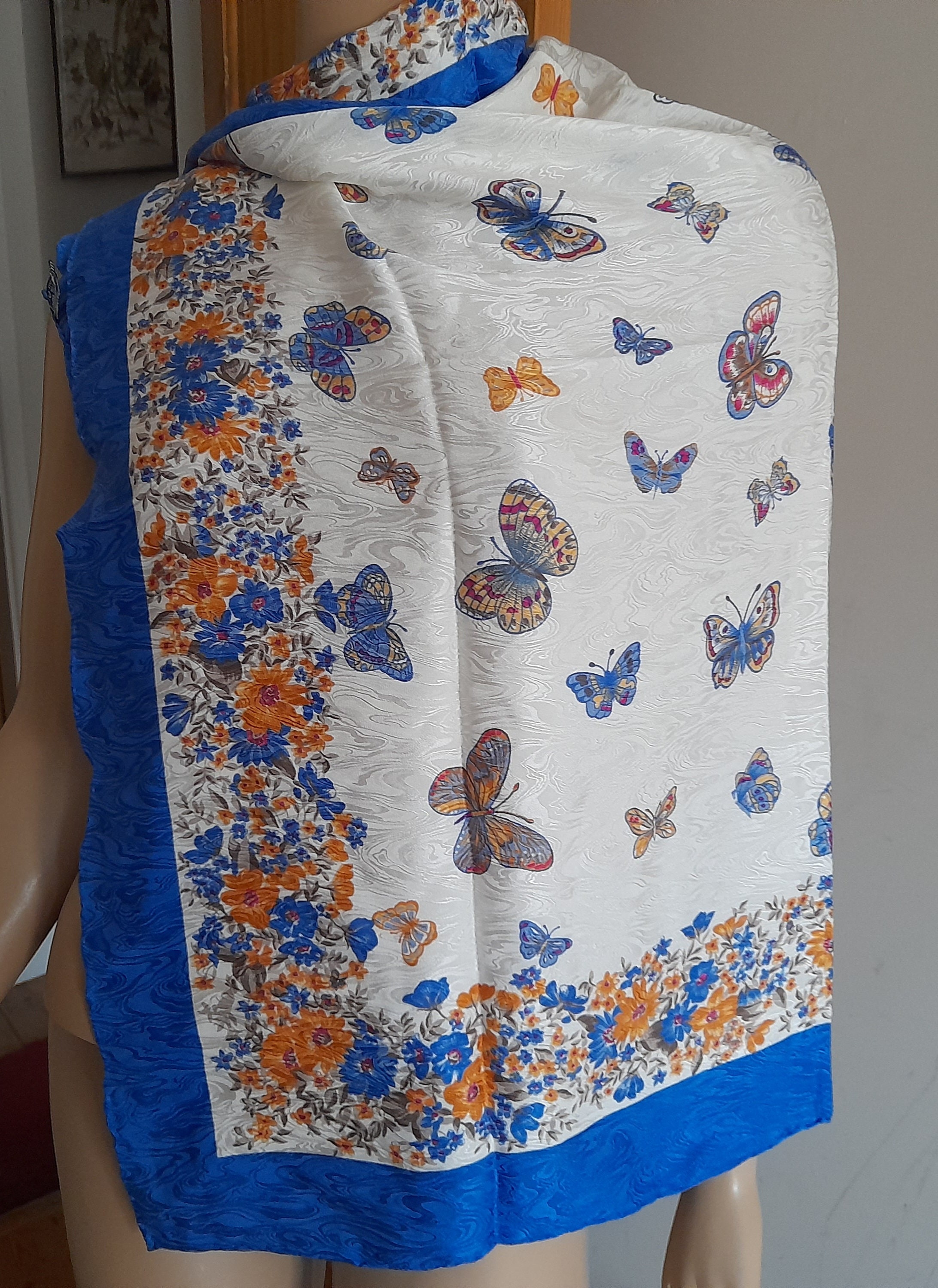 [美品] ヴィンテージ　Roberto Capucci スカーフ　シルク　花柄 s-l400.jpg