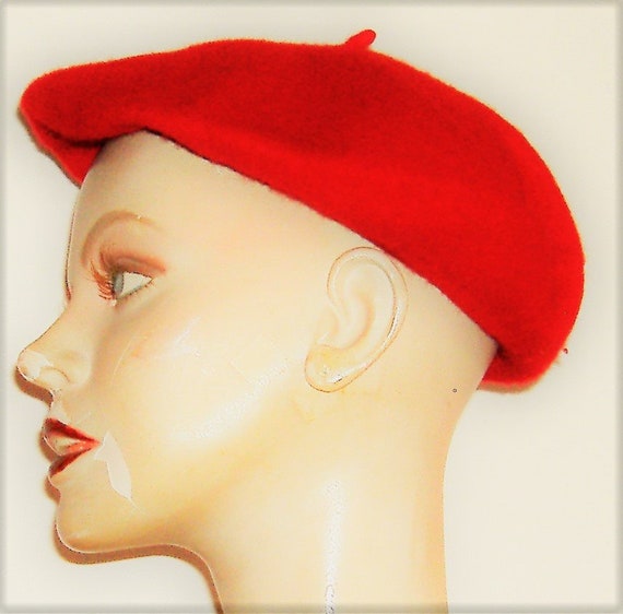 1930S STYLE RED BERET - image 1