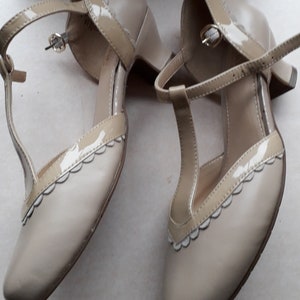 1990S HOTTER 30S STYLE  great gatsby/flapper shoes BEIGE Uk size 4 and a half