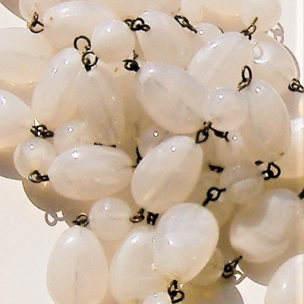 1980S WHITE colour perspex    Necklace