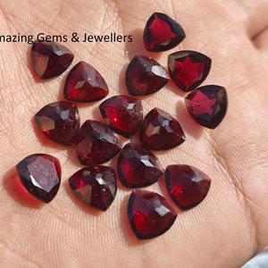Natural Garnet Hyderabadi Trillion Faceted Cut 5mm To 15mm Wholesale Loose Gemstone/Calibrated Gemstone Hyderabadi Garnet