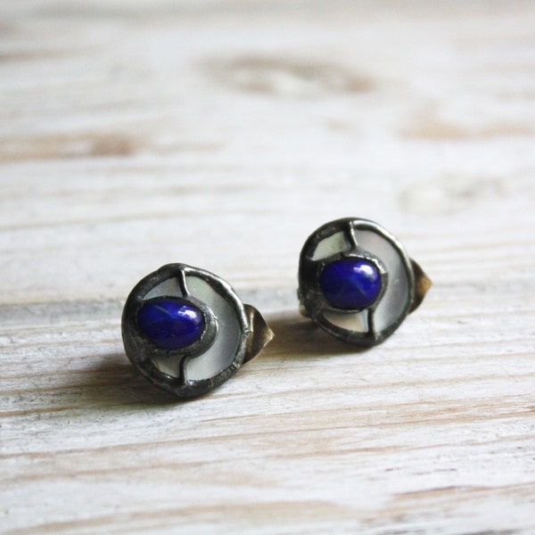 Vintage blue clip on earrings / Retro mother of pearl non pierced earrings / Antique jewelry women / Vtg statement earrings