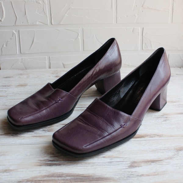 Vintage Emporio Armani lilac leather block heel shoes / Retro designer square toe shoes / Vtg mid heel loafers 1990s women slip on shoes