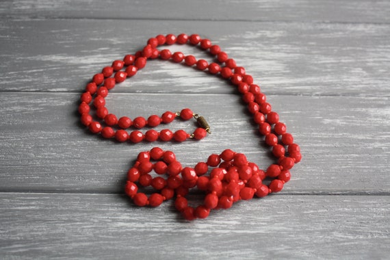 Vintage long red single strand necklace / Retro f… - image 5