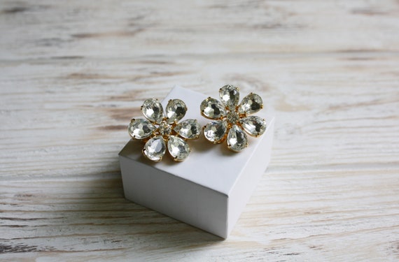 Vintage chunky crystal floral clip on earrings / … - image 2