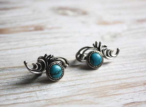 Vintage blue pierced earrings / Antique latch back