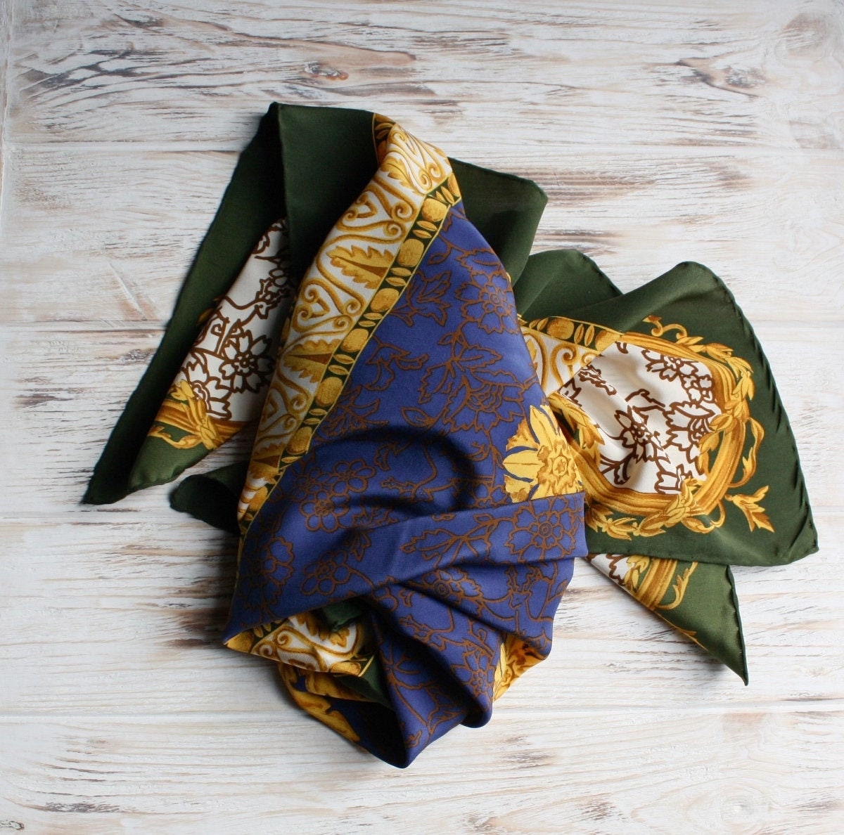 Foulard Carré En Soie Vintage Orange – Motif Géométrique