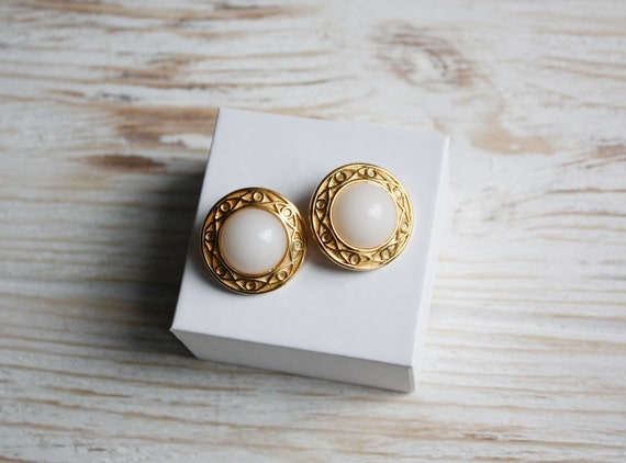 Vintage chunky bridal earrings / Antique white cl… - image 2