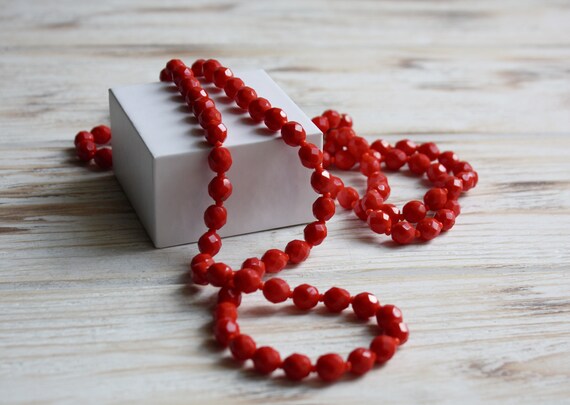 Vintage long red single strand necklace / Retro f… - image 2