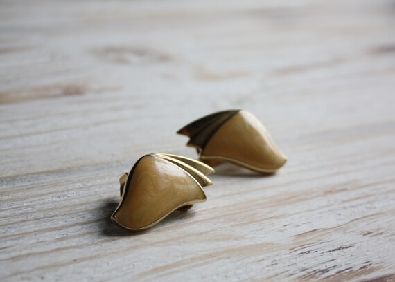 Vintage yellow enamel clip on earrings / Retro pa… - image 6