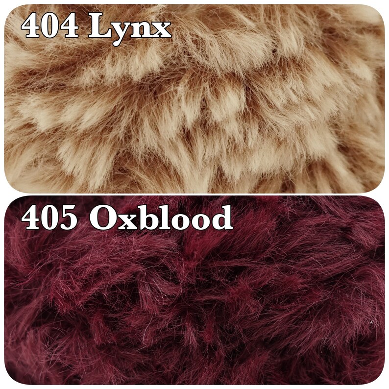 Pu&ograve; includere: Due campioni di tessuto in pelliccia sintetica. Il campione superiore &egrave; di colore marrone chiaro ed &egrave; etichettato "404 Lynx". Il campione inferiore &egrave; di colore bordeaux scuro ed &egrave; etichettato "405 Oxblood".