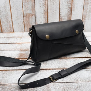 leather bag, leather crossbody bag, leather purse, hanbags, womens handbags, Crossbody Bags, leather handbags, bags and purses, womens gift image 3