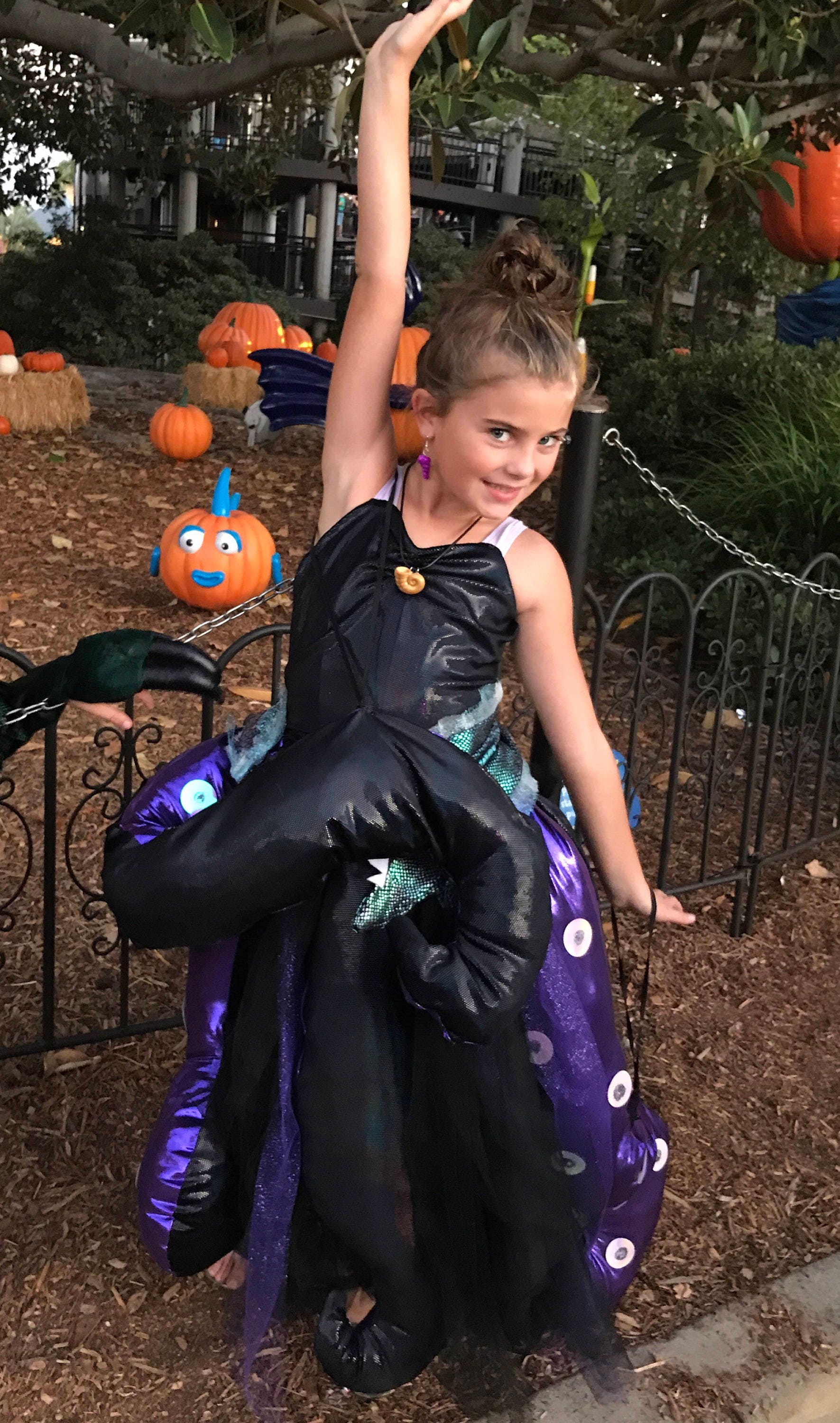 My 4 year old loves the villain. DIY Ursula costume for my girl