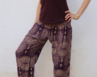 Pumphose mit PAISLEY Muster *Aubergine* Pluderhose Damen aus Viskose Yogahose