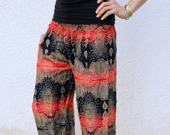 Pump pants with PAISLEY motif *Black Red* Pluderhose ladies yoga pants