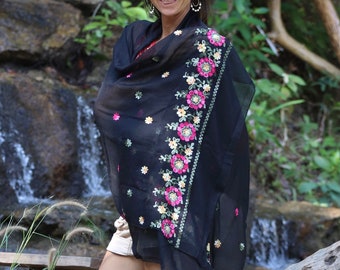 Lichtgewicht geborduurde sjaal, zwart, zomersjaal, halsdoek