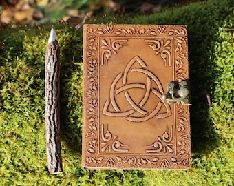 Lederbuch 12,5 x 17 cm mit TRIQUETRA Symbol Keltischer Knoten