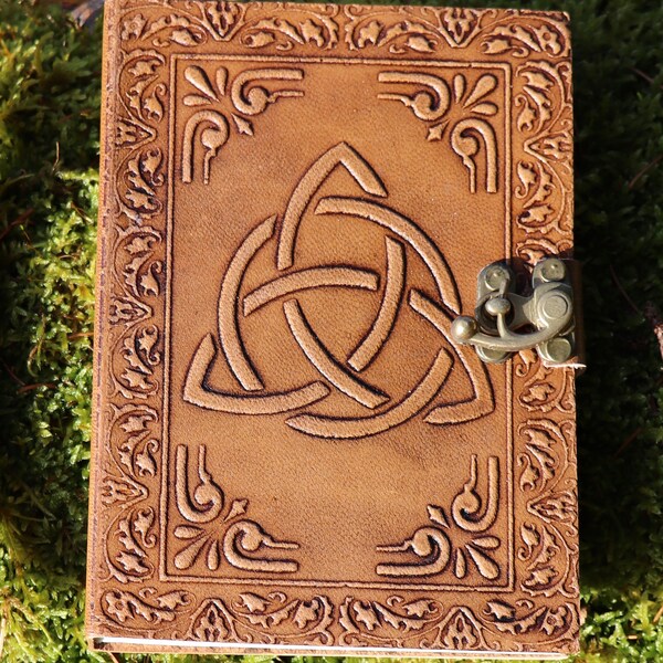 Lederbuch 15 x 20 cm mit TRIQUETRA Symbol Keltischer Knoten