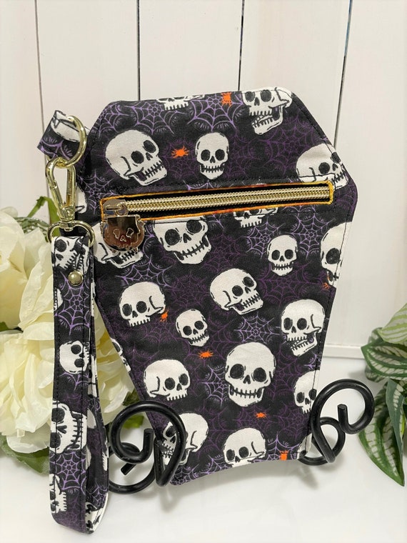 Gothic Skull Coffin Wallet – Spooky Cotton Wristlet with Zipper & Slip Pockets