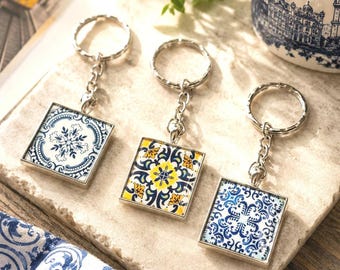 Portuguese Azulejos-Inspired Keychain: Stainless Steel with Glass Cabochon