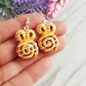 Easter Bunny Cinnamon Roll Earrings, Clay Food Jewelry, Food Earrings, Easter Jewelry, Gift for Her, Gift for Sister, Gift for Mom