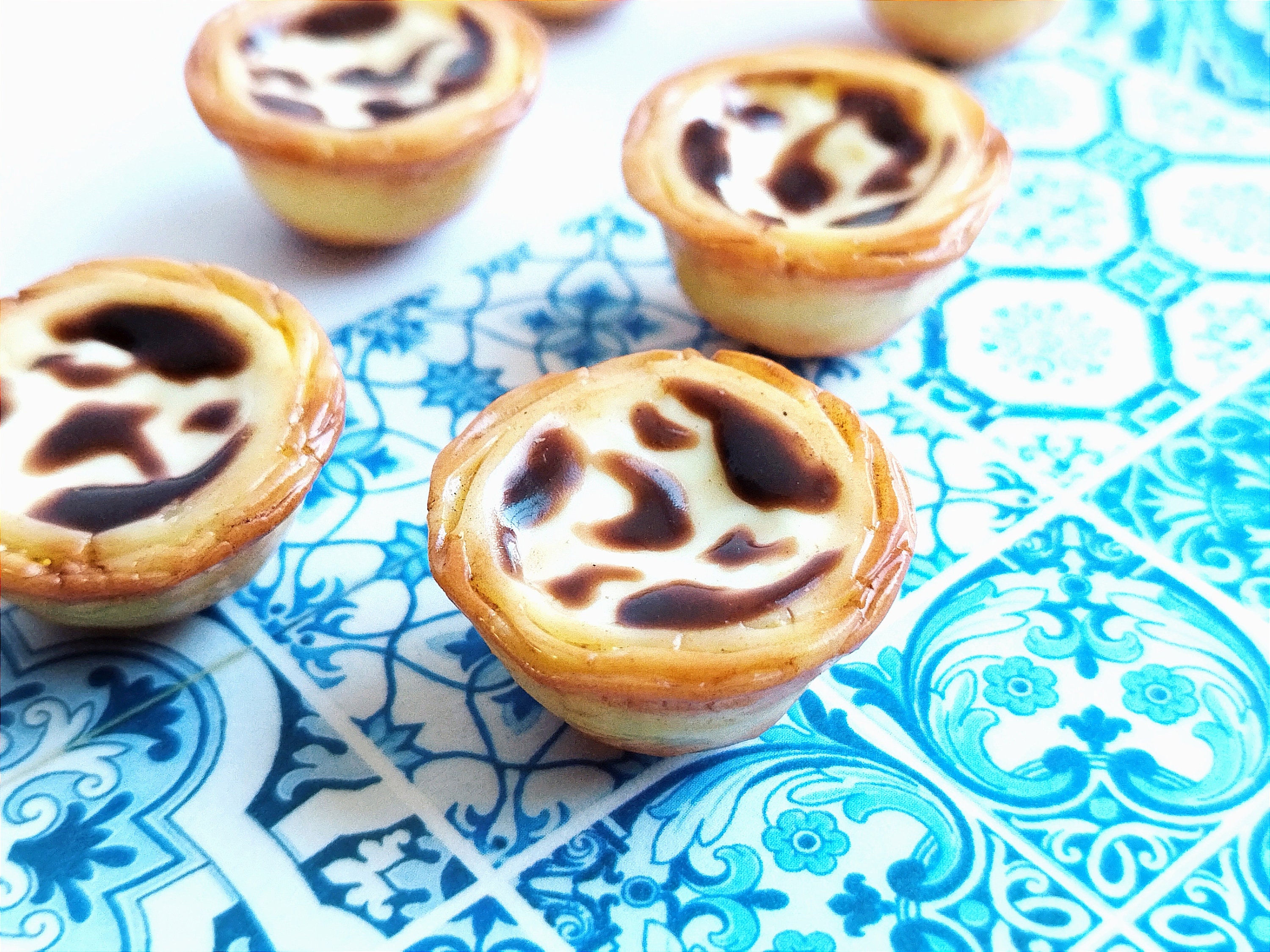 Miniature Portuguese Egg Tart Magnet, Miniature Magnet, Polymer Clay Magnet, Pastel de Nata, Portugal, Gift for Her, Gift for Him