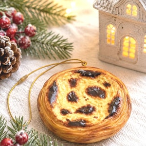 Pastel de Nata Christmas Ornament – Handmade Portuguese Egg Tart Decoration – Polymer Clay Food Ornament - Portugal