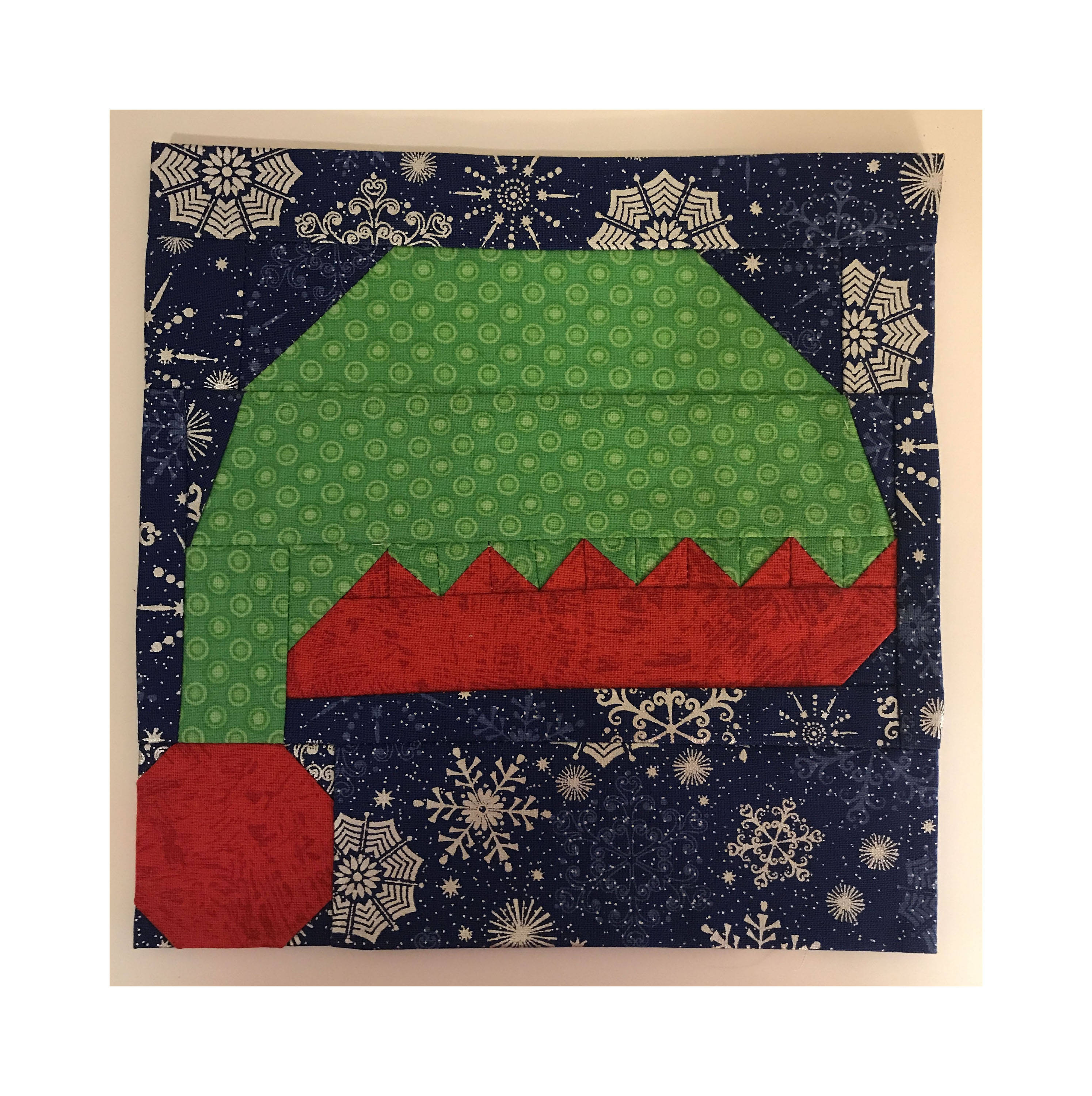 PDF, Elf Hat Quilt Pattern, 8x8 Quilt Block, Paper Piecing, Christmas