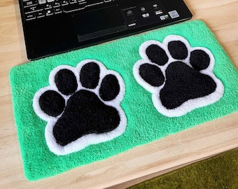 Keyboard-Shaped Tufted Rug, Paw-Shaped wrist rest, Acrylic Carpet for Typing and Gaming Comfort, Fluffy computer desk accessories, pad rugs