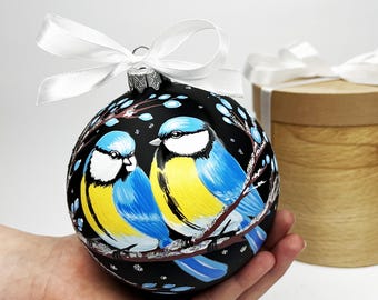 Gepersonaliseerde vogelbal, handgeschilderd glazen aandenken, winter natuur decor, cadeau voor vogelliefhebber