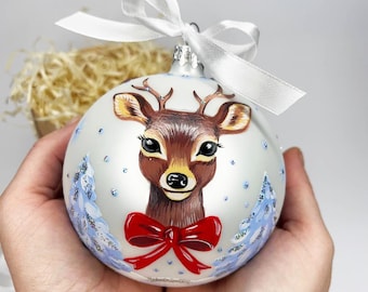Julgranskulor med hjort, personlig julgranskula med min första jul, handmålad glasdekoration med namn, babyminnesgåva