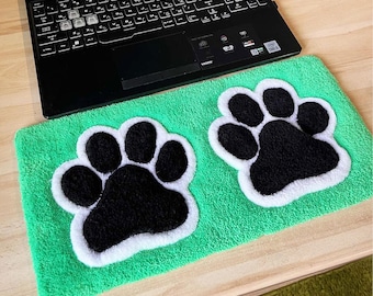 Paw-Shaped Tufted Desk Rug: Acrylic Gamer Wrist Rest (16x8 inches)