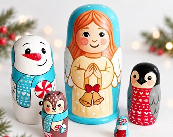 Statuetta di angelo di Natale, set di personaggi matrioske, decorazioni invernali dipinte a mano, pupazzo di neve, casetta di pan di zenzero