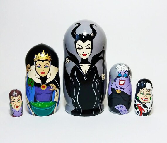 queen nesting dolls