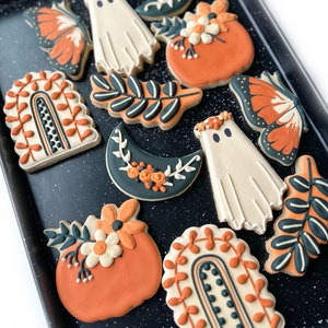 Boo-Ho Bohemian Halloween (12 cookies)