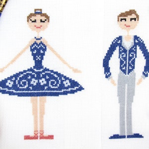 Patrón de punto de cruz de pareja de ballet azul real - baile pas de deux, tutú y traje de pareja, con detalles blancos brillantes, regalo de ballet