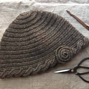 Naalbinding / Naalbound Wool Hat with Rose