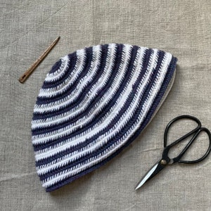 Nalbound/Naalbinding Hat - White and Purple Striped