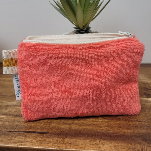 Mini pochette en fibres de Bambou Oeko Tex couleur corail. Milia-Loka Biarritz.