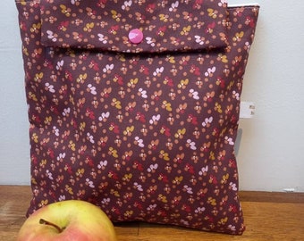 Sac à sandwich/Sac à gouter imperméable en tissu coton marron motifs fleuris et PUL Oeko Tex. Milia-Loka Biarritz.