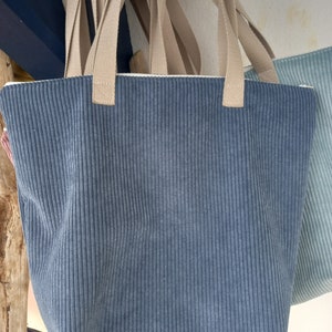 Jolis tote bags avec zip en velours côtelé et coton. Milia-Loka Biarritz. image 9