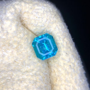 1.85 Carat Natural Blue Apatite Gemstone - AAA Grade Oval Faceted - Perfect for Jewelry Making