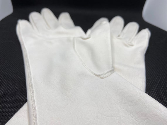 Vintage Faux Creased Leather Gloves, White Gloves… - image 4