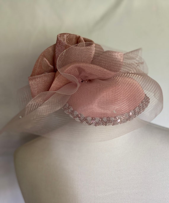 Vintage Costume Hat, Pink Pillbox, Floral Fascina… - image 1