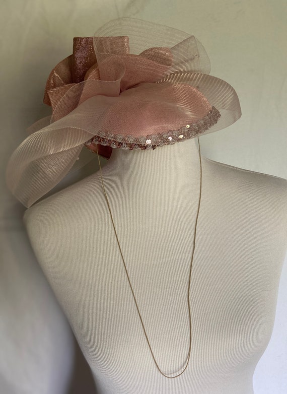 Vintage Costume Hat, Pink Pillbox, Floral Fascina… - image 2
